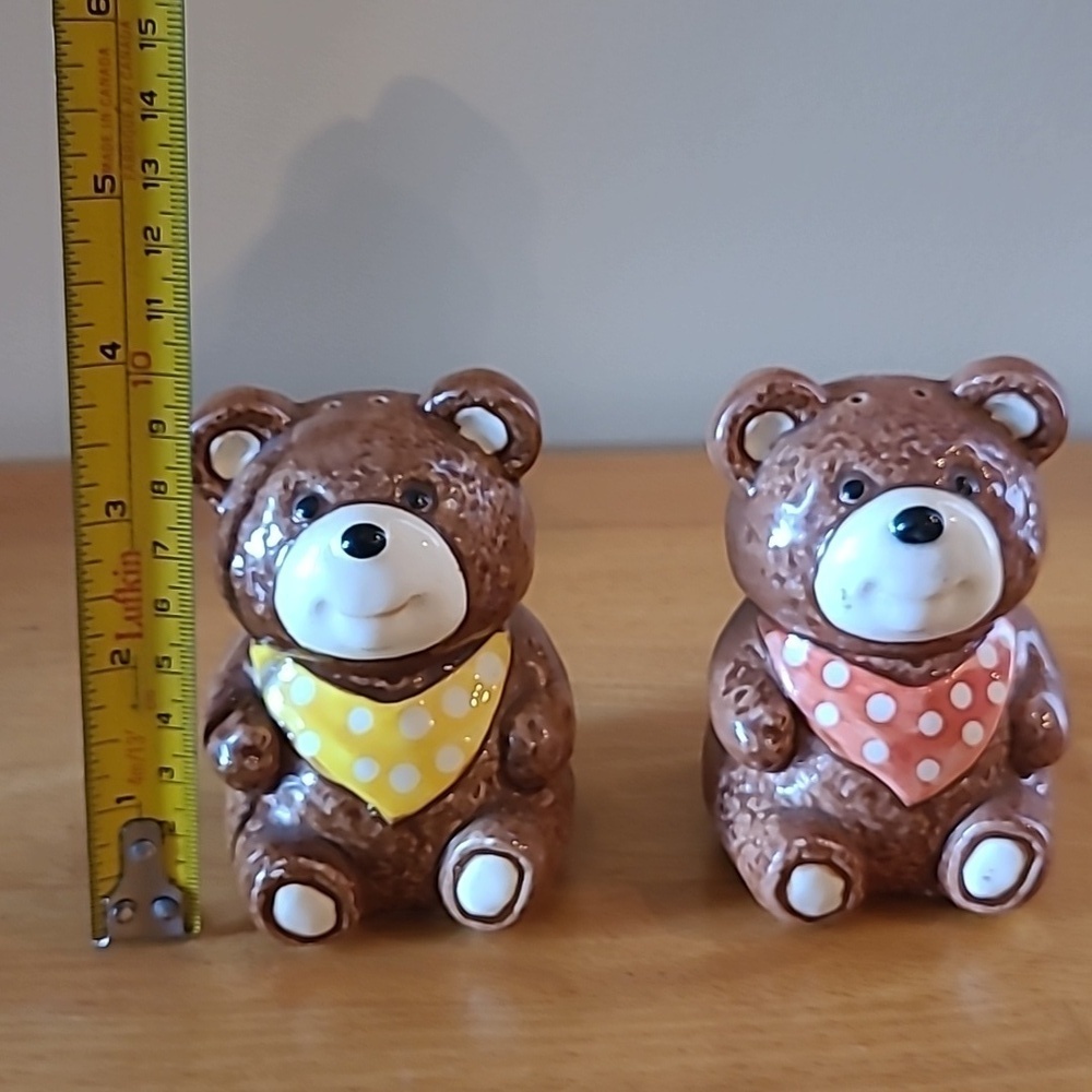 OTAGIRI Vintage 1983 Brown Bears Wearing Bandanas Salt and Pepper Shaker Set - Picture 13 of 16